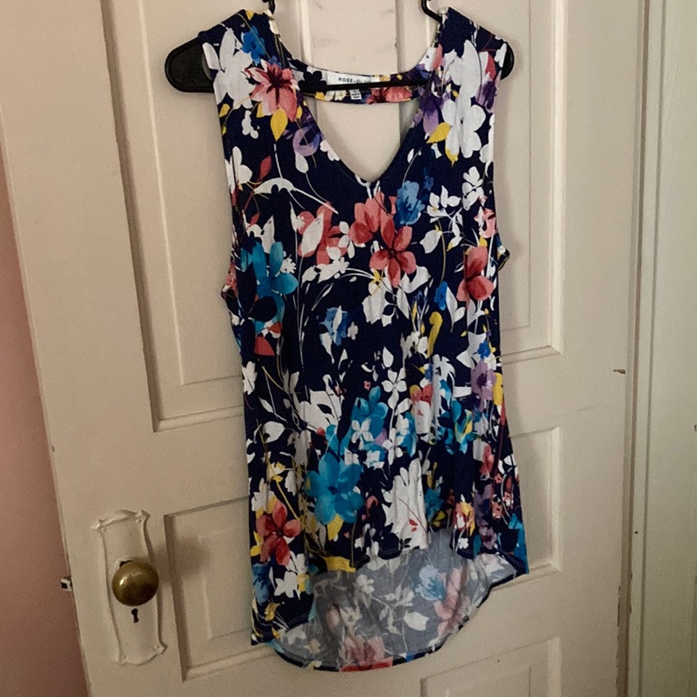 Floral flowy shirt